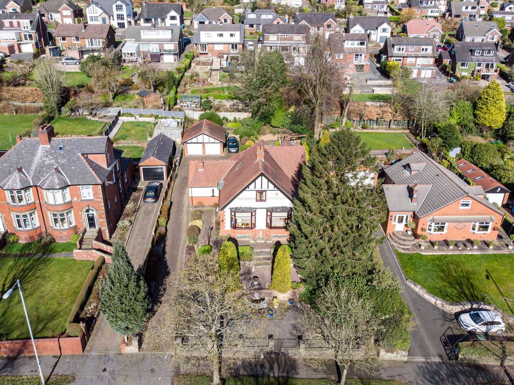 Oldham Road, Grasscroft, Saddleworth, OL4 4 bed detached house for sale