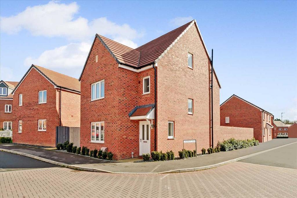 Sweetapple Close, Tidworth, Tidworth 4 bed detached house £400,000