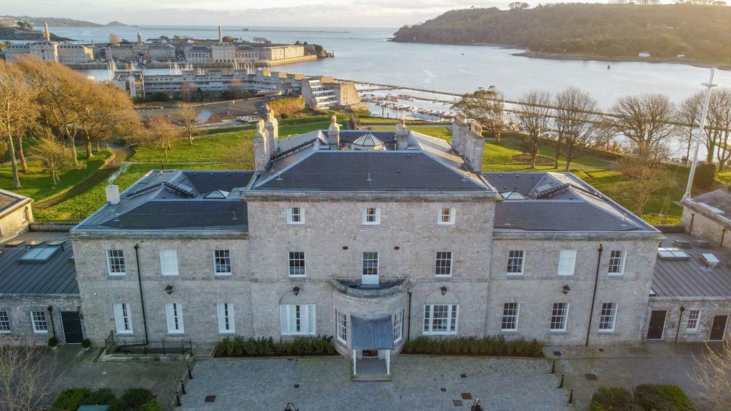 Admiralty House, Mount Wise, Plymouth, PL1 4SW 2 bed apartment for sale £350,000