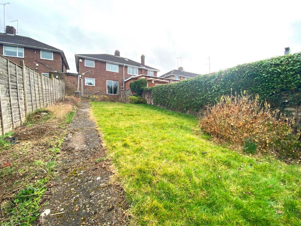 Fairway, Kingsley, Northampton NN2 7JY 3 bed semidetached house £235,000