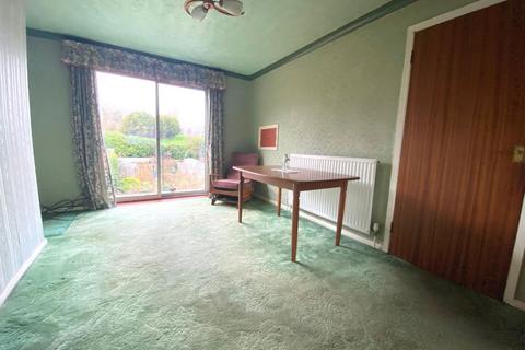83 Fairway, Northampton, NN2 7JY