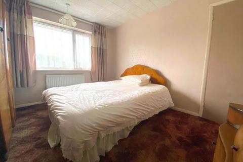 83 Fairway, Northampton, NN2 7JY