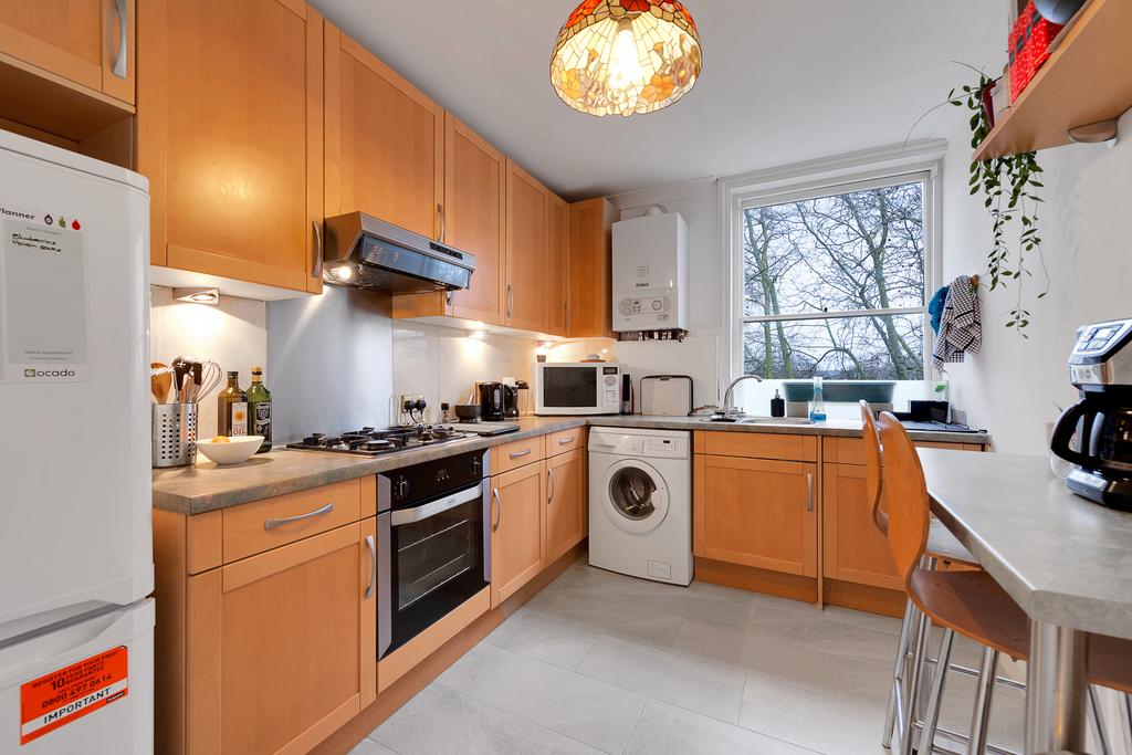 Apartment in London, Taverner Square, Highbury - View 3