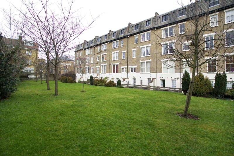 Apartment in London, Taverner Square, Highbury - View 5