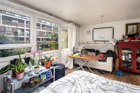 42 Lipton Road, London, E1 0LJ