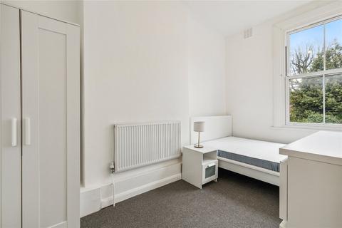 2 bedroom apartment to rent, Endlesham Road, London, SW12
