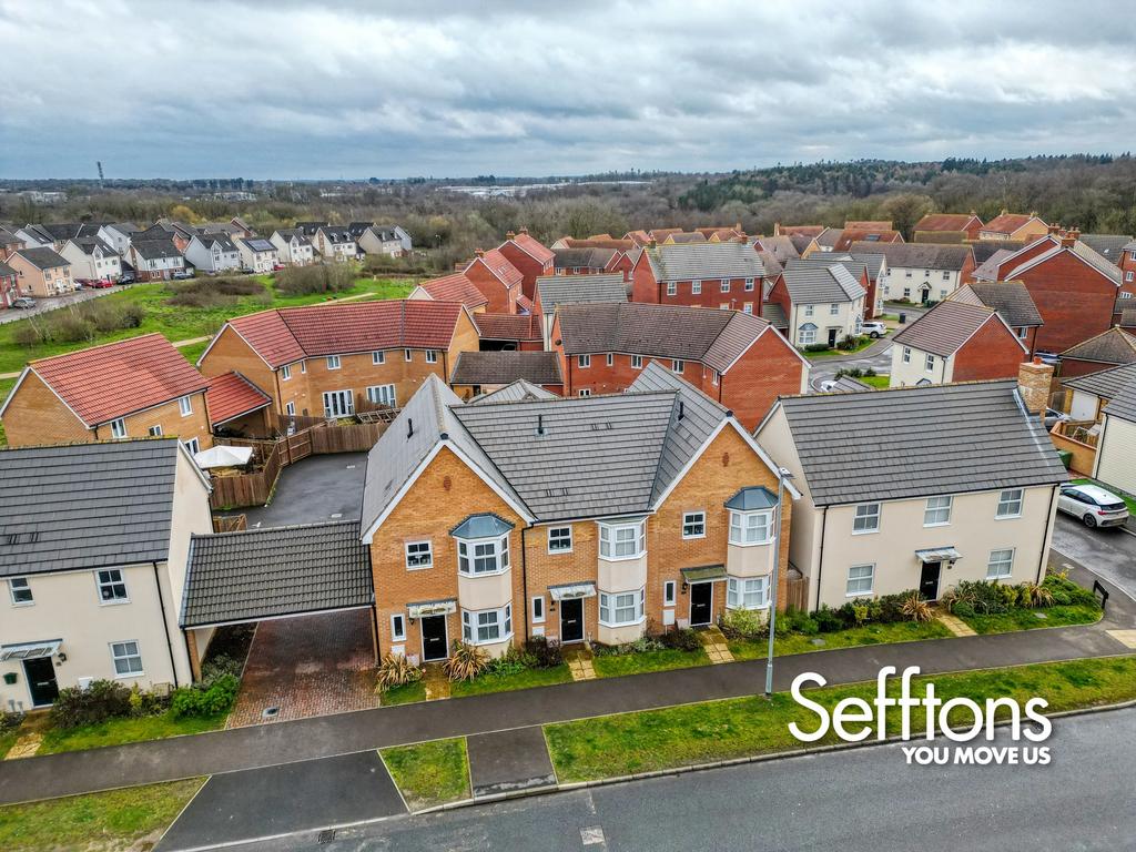 Fairway, Queens Hill, Norwich, NR8. 3 bed terraced house for sale £