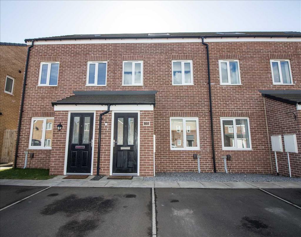 Saxilby Close, St Nicholas Manor, Cramlington 3 bed townhouse for sale