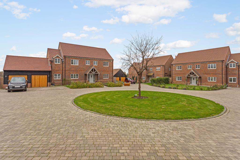 Hastoe Hill, Hastoe, Tring, Hertfordshire, HP23 5 bed detached house