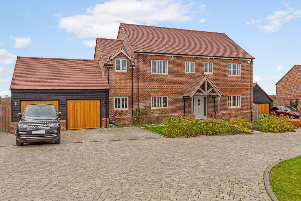 Hastoe Hill, Hastoe, Tring, Hertfordshire, HP23 5 bed detached house