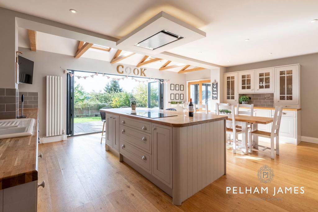 Kitchen diner