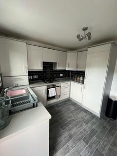 2 bedroom end of terrace house to rent, Chestnut Crescent, Barnsley S70