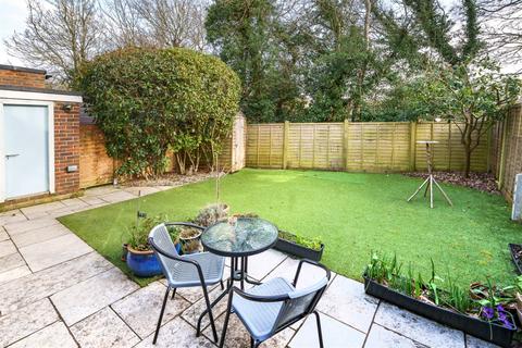 5 Beech Grove, Midhurst, GU29 9JA