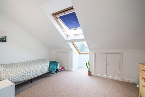 5 Beech Grove, Midhurst, GU29 9JA