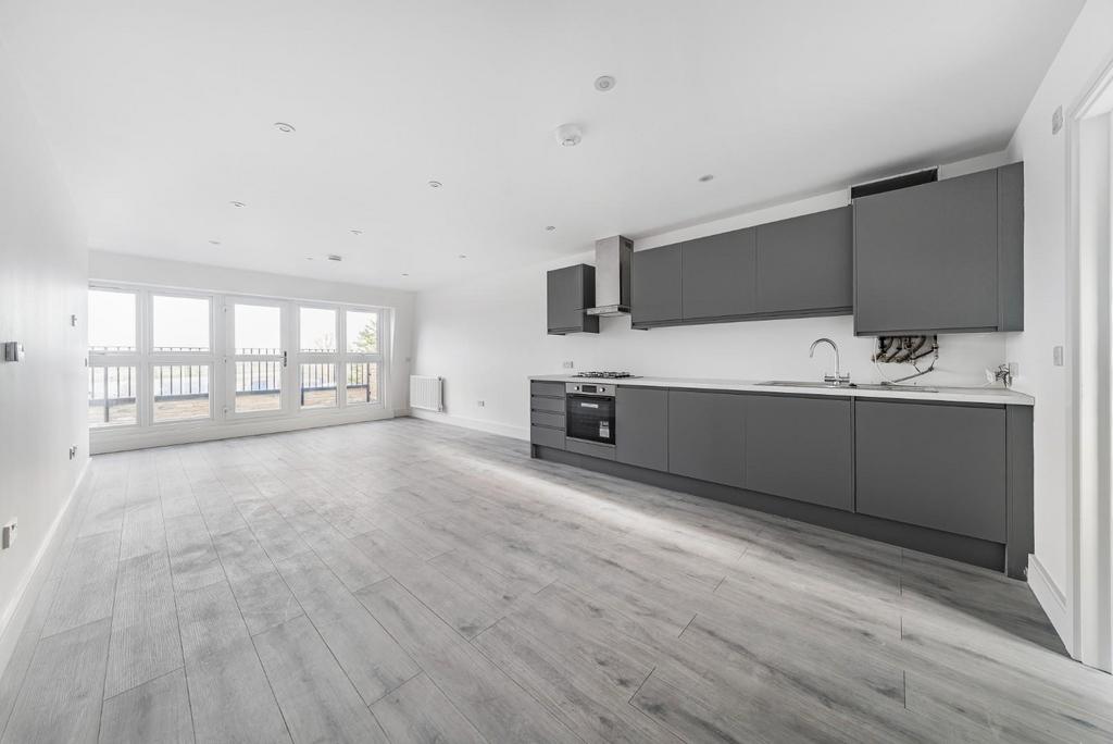 Kitchen 2.jpg