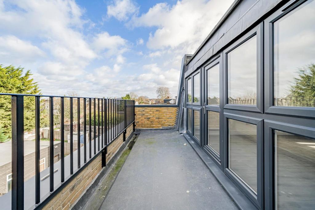Balcony 1.jpg