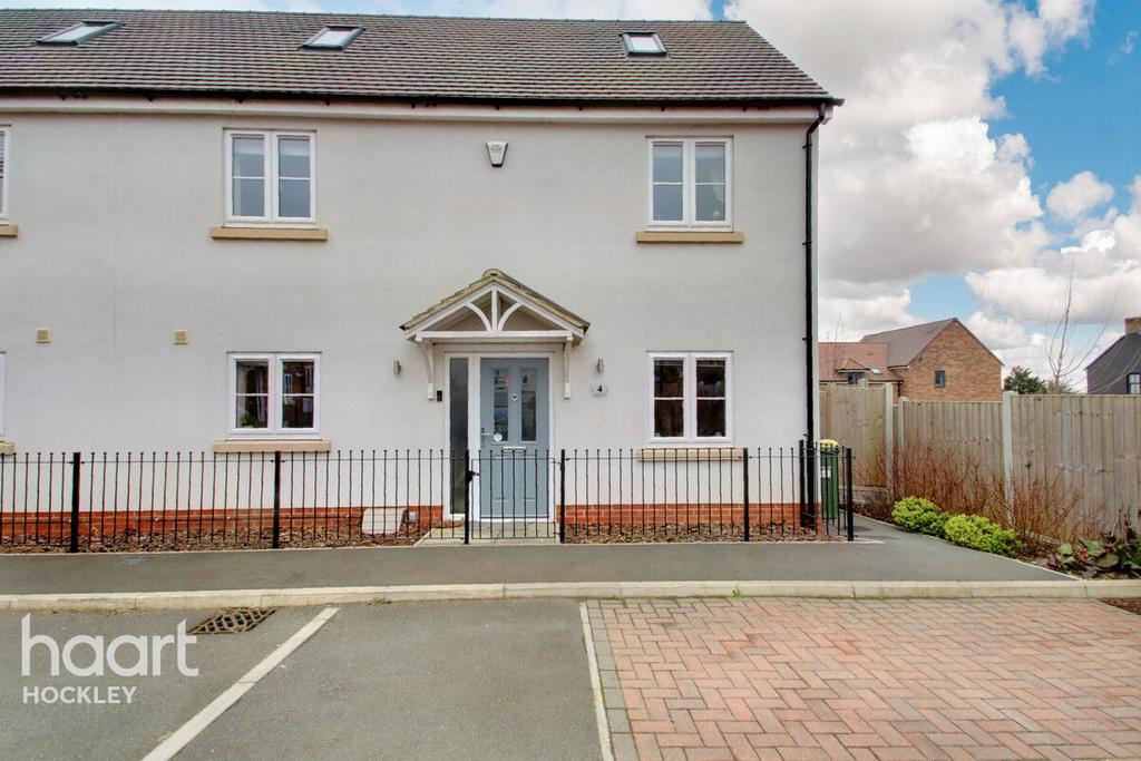 Vicarage View Rochford 4 Bed Semi Detached House For Sale £450 000