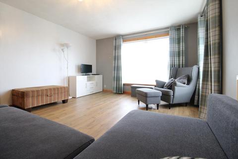 2 bedroom flat to rent, Balgownie Brae, Top Floor, AB22