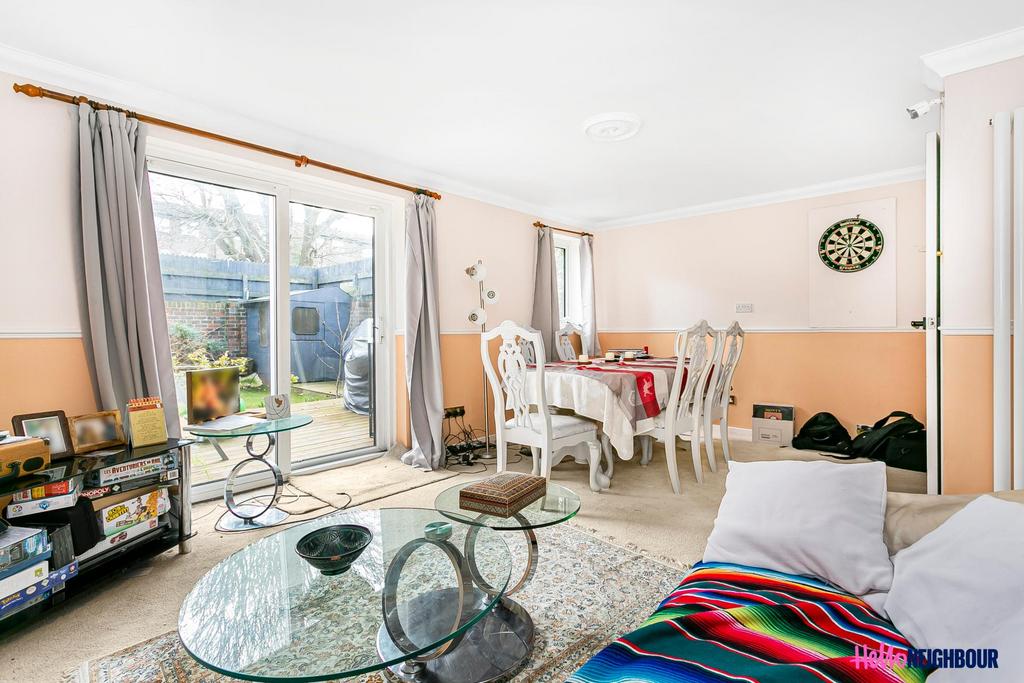Langport Court, Ambleside Avenue, WaltononThames, KT12 3 bed end of terrace house £2,000 pcm