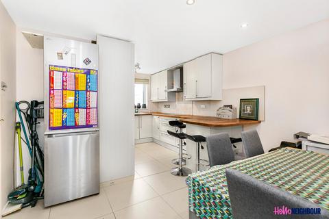 3 bedroom end of terrace house to rent, Langport Court, Ambleside Avenue, Walton-on-Thames, KT12