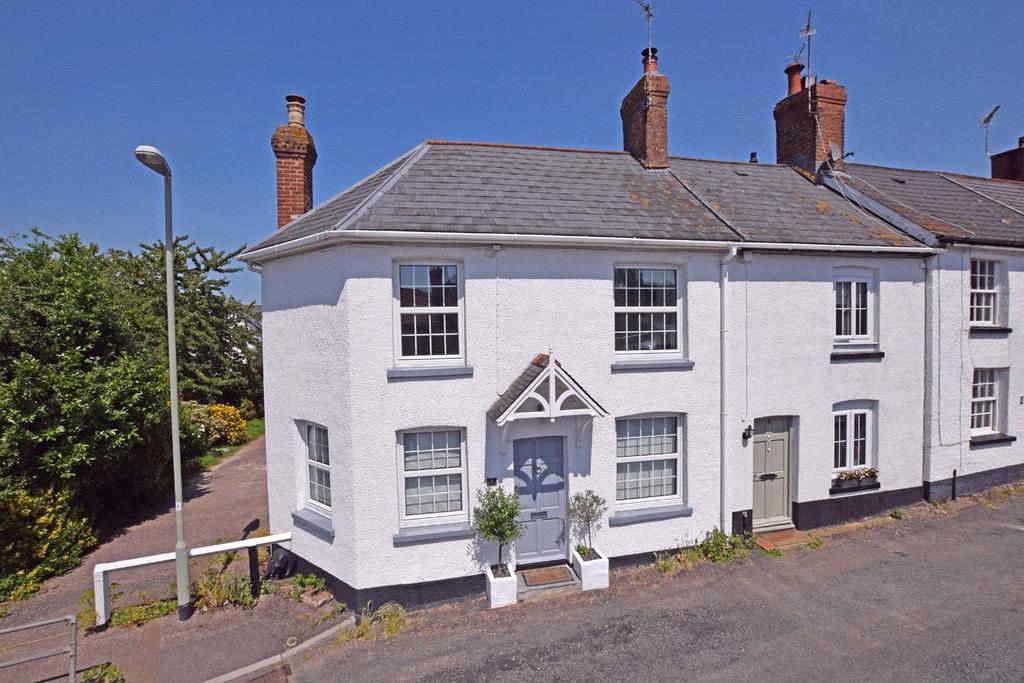 Castle Lane, Woodbury, Exeter 2 bed end of terrace house £325,000