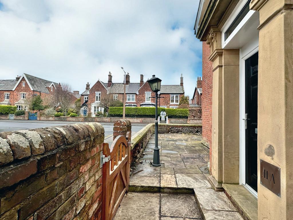 Beach Street, Lytham St. Annes, FY8 3 bed end of terrace house for sale