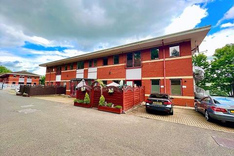 2 bedroom apartment for sale, Boundary Road, Loudwater HP10