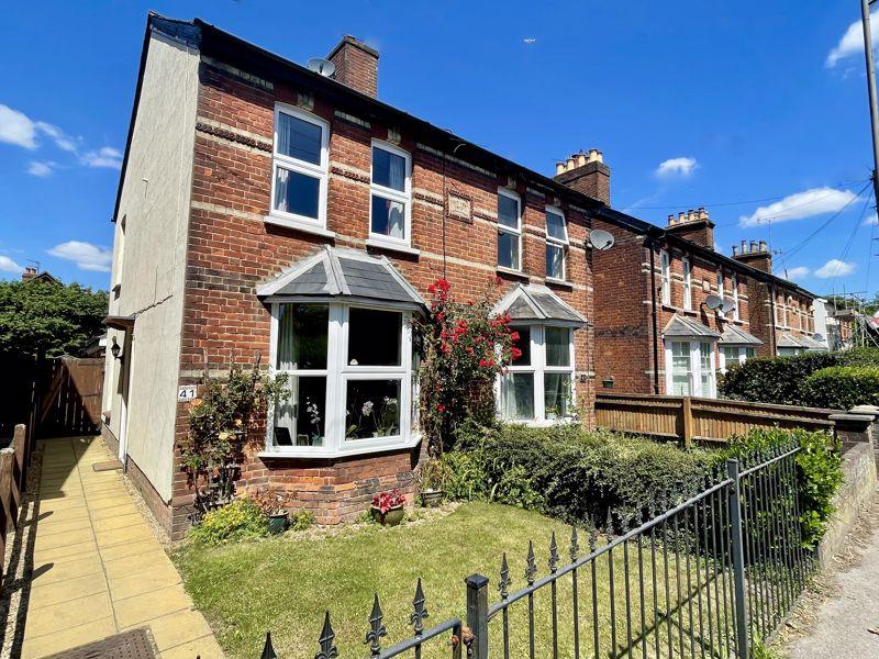 Holtspur Lane, Wooburn Green HP10 3 bed semidetached house for sale