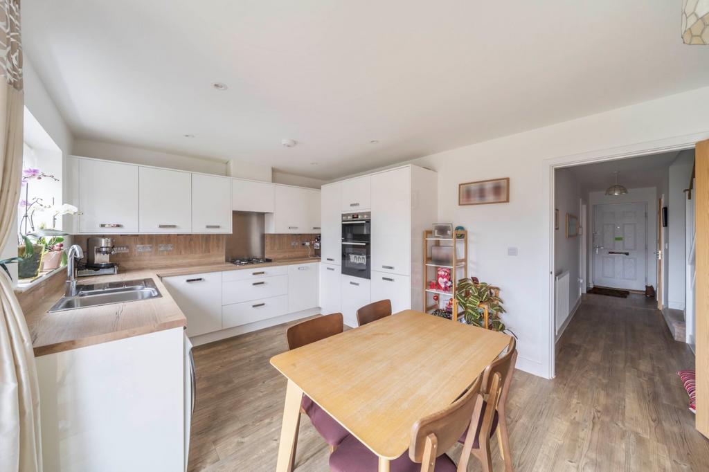 Kitchen/Dining