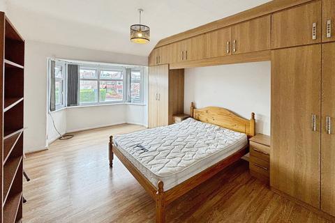 4 bedroom semi-detached house to rent, Morningside Drive, Didsbury, M20