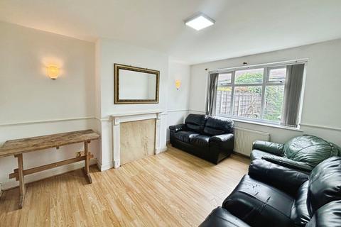 4 bedroom semi-detached house to rent, Morningside Drive, Didsbury, M20
