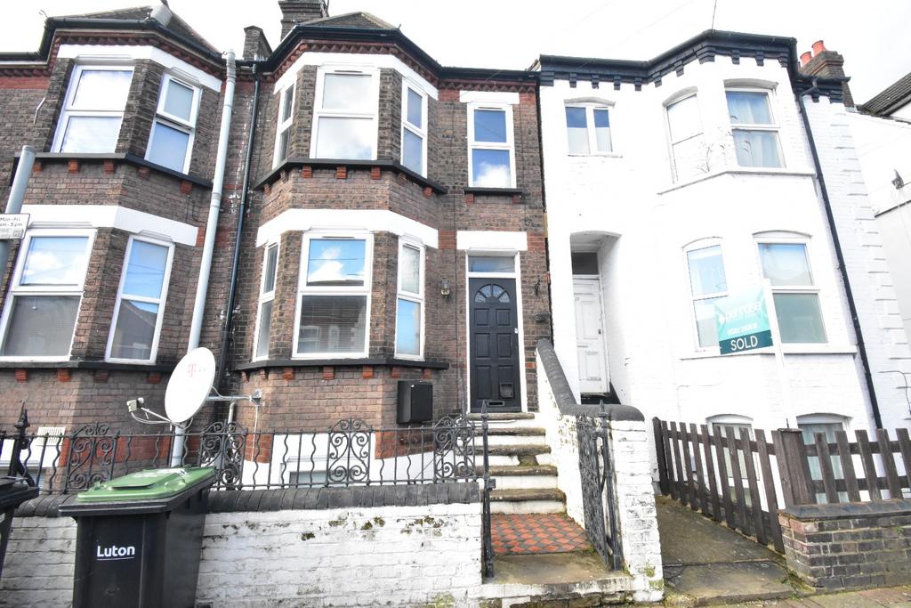 Clarendon Road, Luton, Bedfordshire, LU2 1 bed apartment £800 pcm (£