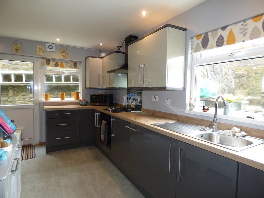 Moira Terrace, Ogmore Vale, Bridgend, Bridgend County. CF32 7BU 3 bed semidetached house for