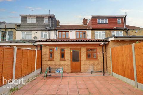 4 bedroom terraced house for sale - Tanner Street, Barking