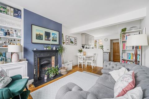 4 George Street, London, W7 3TA