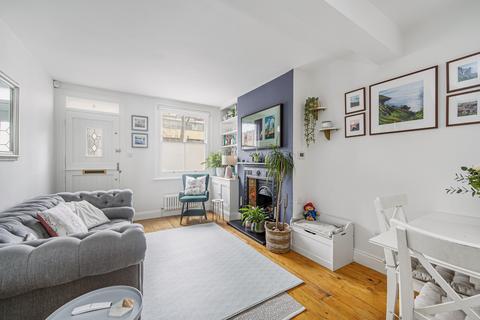 4 George Street, London, W7 3TA