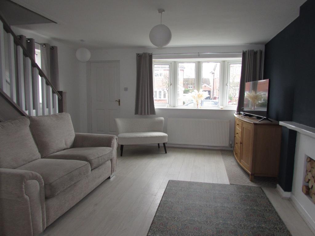 Capenhurst Close, Newall Green, Close To Hospital, Manchester, M23 3