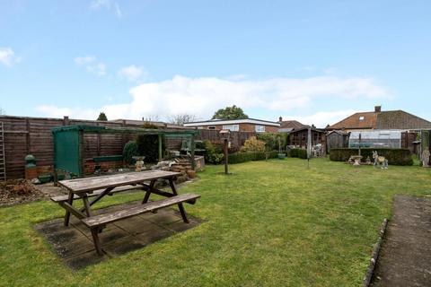 39 Pack Lane, Basingstoke, RG22 5HE