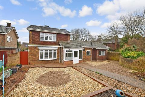 3 bedroom detached house for sale - Priestfields, Rochester, Kent