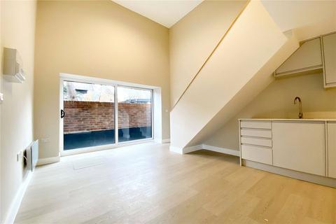 1 bedroom duplex to rent, High Street, Crowthorne, Berkshire, RG45