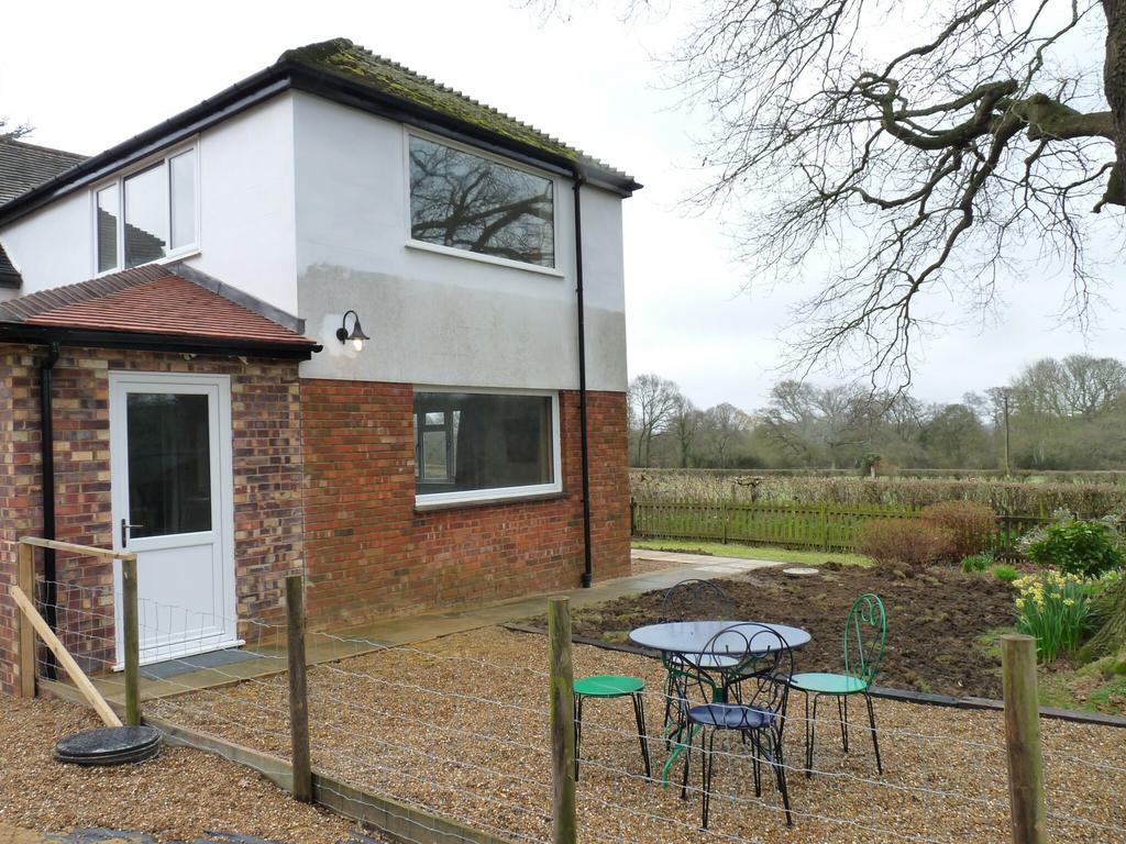 Marsh Green, Edenbridge, Kent, TN8 1 bed cottage to rent £1,500 pcm