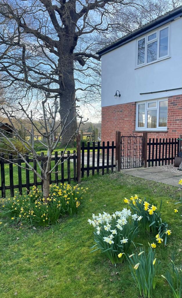 Marsh Green, Edenbridge, Kent, TN8 1 bed cottage to rent £1,500 pcm