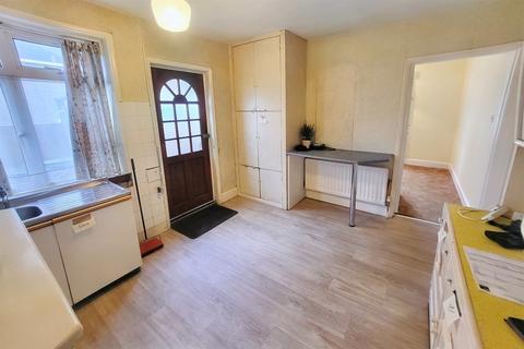 38 Bradpole Road, Bournemouth, BH8 9NX