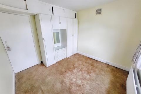 38 Bradpole Road, Bournemouth, BH8 9NX
