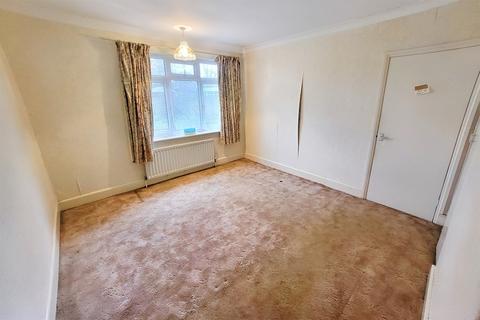 38 Bradpole Road, Bournemouth, BH8 9NX