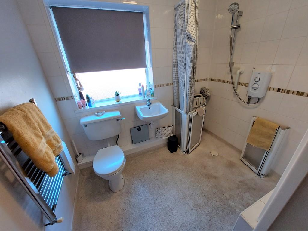 Large shower room