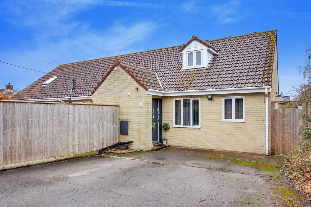 Hillwood Lane, Warminster 3 bed end of terrace house £239,000