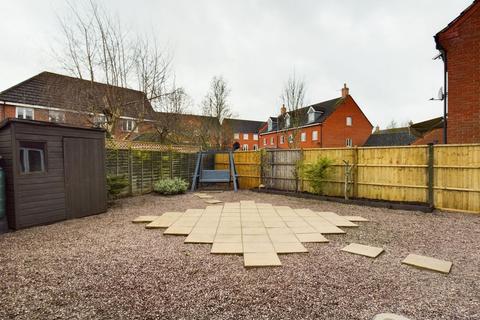 19 Russell Close, Uttoxeter, ST14 8HZ