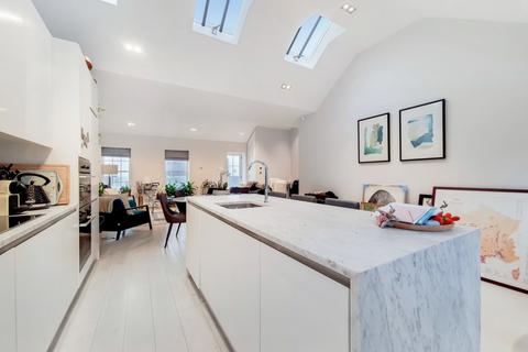 2 bedroom penthouse for sale - Warwick Court, Holborn, WC1R