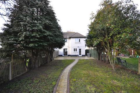 2 bedroom semi-detached house to rent - Trustons Gardens, Hornchurch
